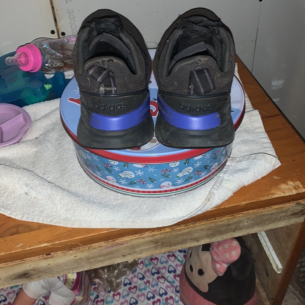 Adidas shoes - Picture 4 of 5